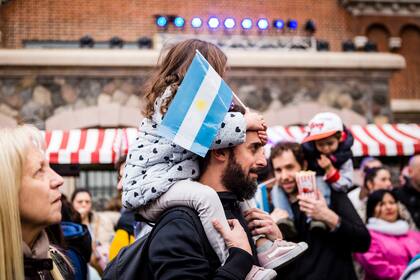A falta de festejos multitudinarios, este año cada familia puede planificar su propio menú de actividades culturales para hacer en casa