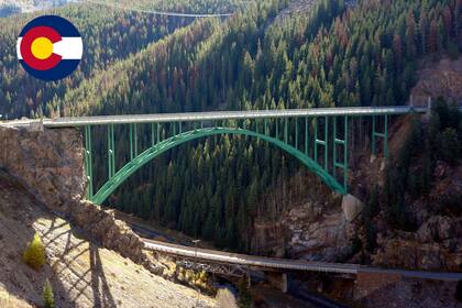 A finales de agosto, Colorado implementará una nueva regla para los vehículos que crucen el puente Red Cliff (Wikimedia Commons/Hustvedt)