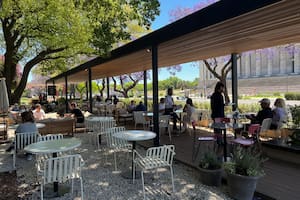 A fines de 2021 inauguró el renovado polo gastronómico frente a la Facultad de Derecho, que promete ser punto de encuentro a toda hora sobre la avenida Figueroa Alcorta.