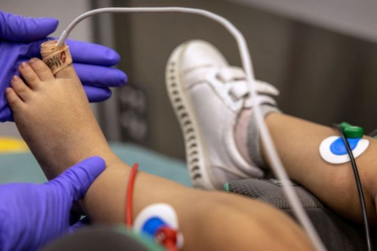 A fines de agosto, el promedio de admisiones por día bordeaba los 300 casos, según los CDC