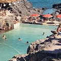 Un balneario entre las rocas y un boliche en una cueva, el mítico proyecto de Punta Ballena que marcó época