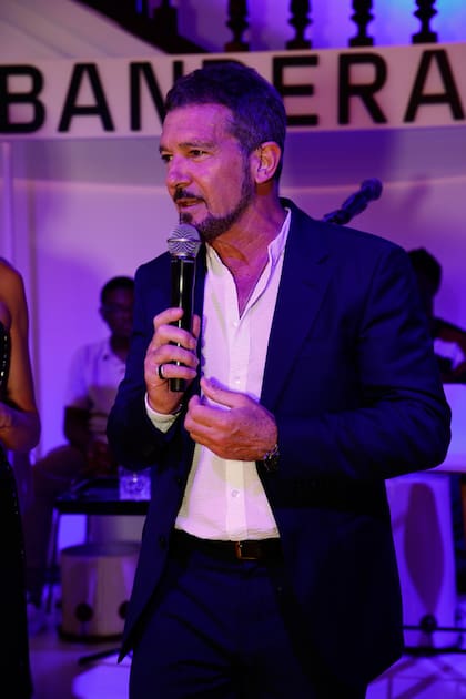 A full con su costado más empresario, la estrella de Hollywood lanzó la nueva colección de su conocida marca de perfumes, Banderas.