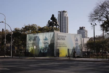 A Garibaldi también le toca ser soporte del lema del gobierno porteño