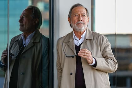 A Guillermo Francella se le ilumina el rostro a la hora de hablar de su infancia y sus días felices en Beccar, pero no puede evitar la nostalgia al recordar a sus padres