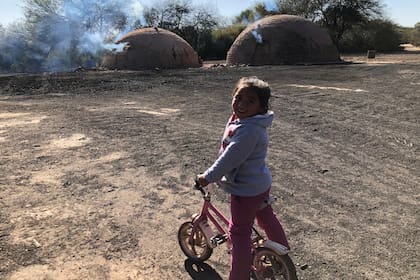 A Ivette le encanta jugar con sus muñecas y peluches. Pero de todos los juegos que tiene en su casa, sin dudas su preferido es su hamaca.