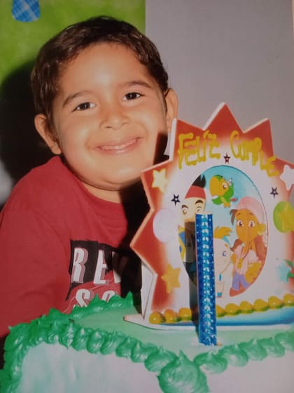 A Juan Esteban le detectaron un tumor cerebral a los cinco años. El próximo septiembre se cumplen 10 años de su partida