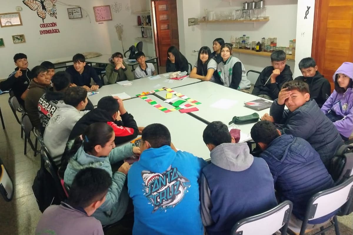 A la escuela van alrededor de 200 estudiantes, la mayoría de familias humildes que trabajan en el campo