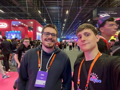 A la izq., Pedro Boitier, co-fundador de Stonehollow Workshop y VP de Ingeniería en Eterspire; a la derecha, Martín Javier del Río Llober, el CEO de Eterspire