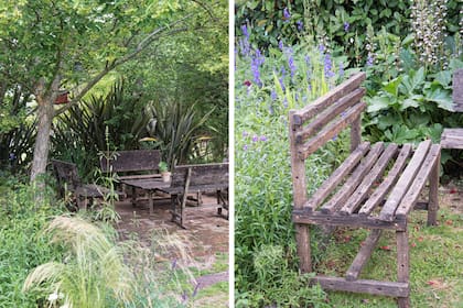 A la izquierda, el fondo del jardín, donde se armó un lugar de estar a la sombra, con Acer buergerianum en las cuatro esquinas. El espacio tiene bancos y una mesa hechos por el dueño de casa. Es importante elegir un solado firme para colocar el mobiliario. En este caso se utilizaron ladrillos con junta de arena. La presencia de madera reciclada y marcada por el paso del tiempo es una característica muy presente.