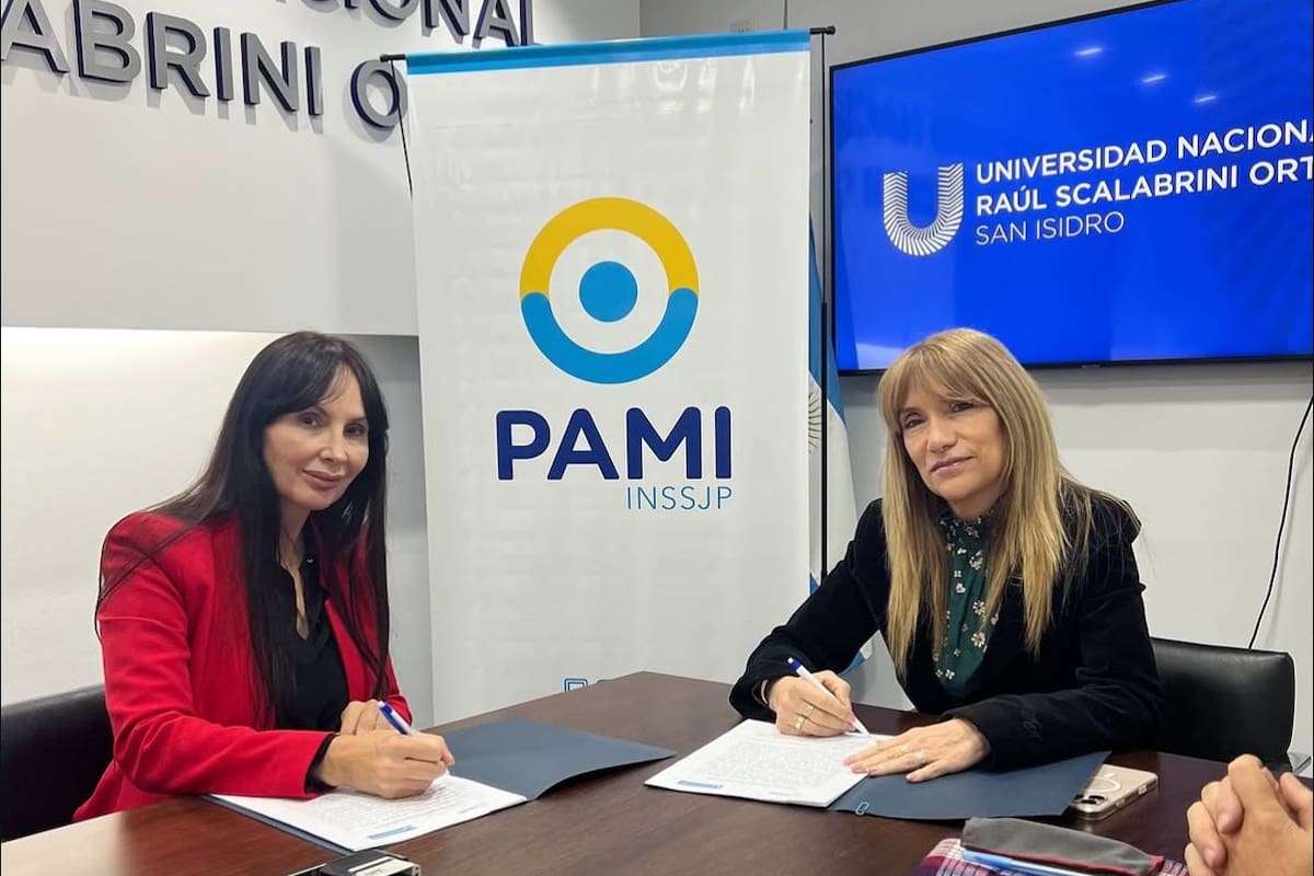 A la izquierda, Verónica Pérez, nueva coordinadora ejecutiva de PAMI