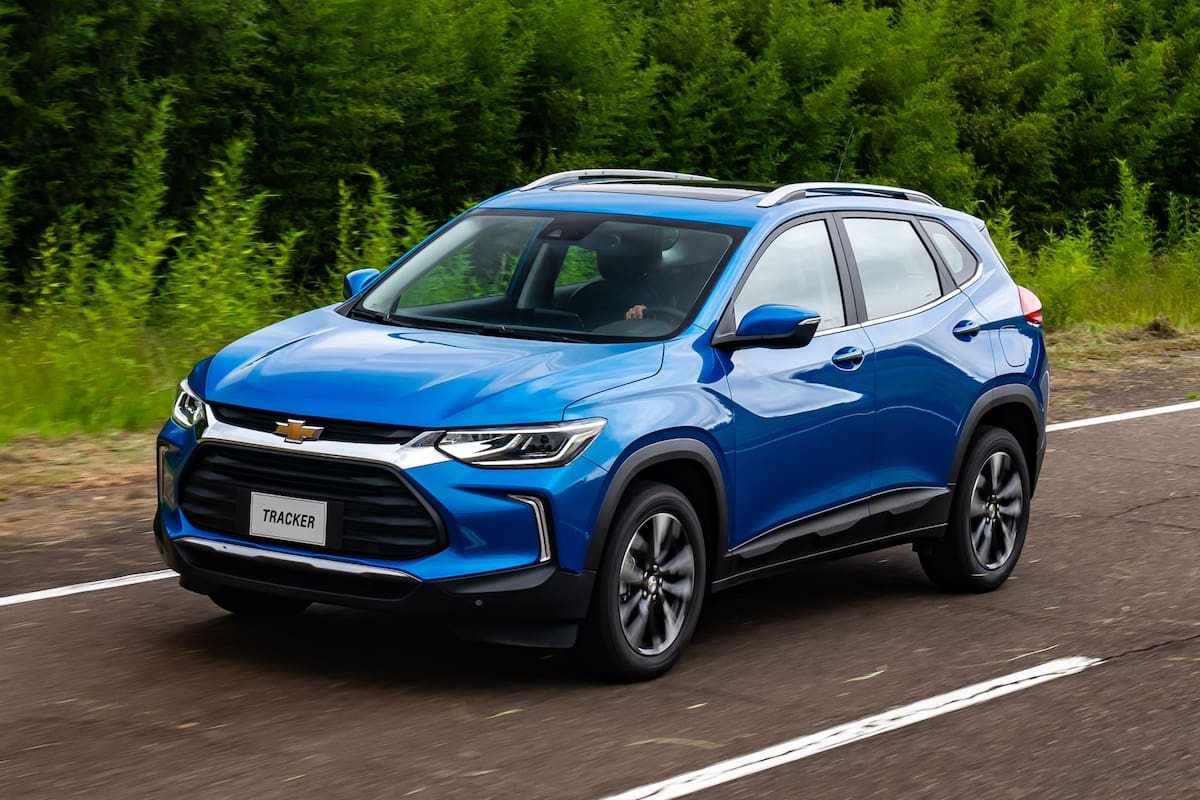 A la moda. Parrilla hexagonal. muchos pliegues y mayores dimensiones para mostrar fortaleza