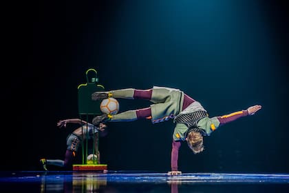 A la visita al Camp Nou, se suma el show del Cirque du Soleil y la nueva marca de ropa del futbolista