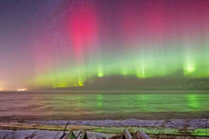 A las orillas del Lago Superior, el pequeño poblado de Marquette, en Michigan, tuvo un espectáculo deslumbrante