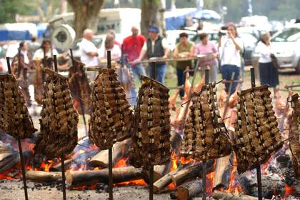 A lo largo de la historia, nuestra relación con la comida fue tan emocional como de coyuntura; qué cosas fueron mutando y hacia dónde se dirige hoy lo que comemos
