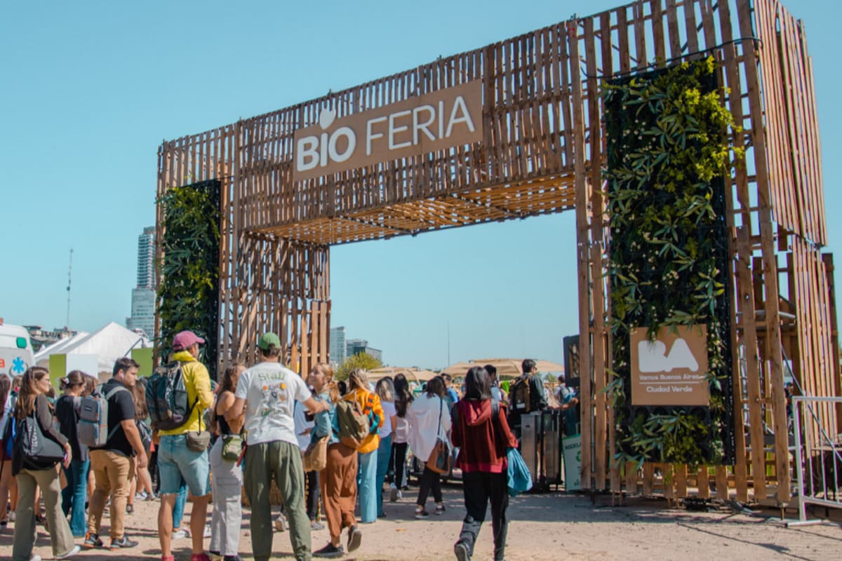 A lo largo de las tres jornadas, el evento se desplegará en múltiples escenarios temáticos con una grilla tan variada como consciente