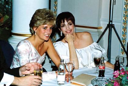 A lo largo de los años, Liza Minelli y la princesa se hicieron grandes amigas. Aquí, en la presentación del film "Stepping Out", en el Empire Cinema de Londres.