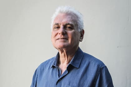A lo largo de su carrera, Ula compartió micrófono con notables de la radio. Actualmente, conduce su clásica Reunión cumbre por AM 750.