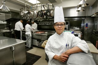 Es migrante y fue chef en la Casa Blanca para 5 presidentes