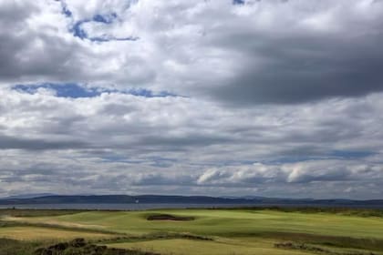 A lo largo de su viaje, Odiseo se topa con lugares fantásticos, como la isla de la hechicera Circe, en Escocia