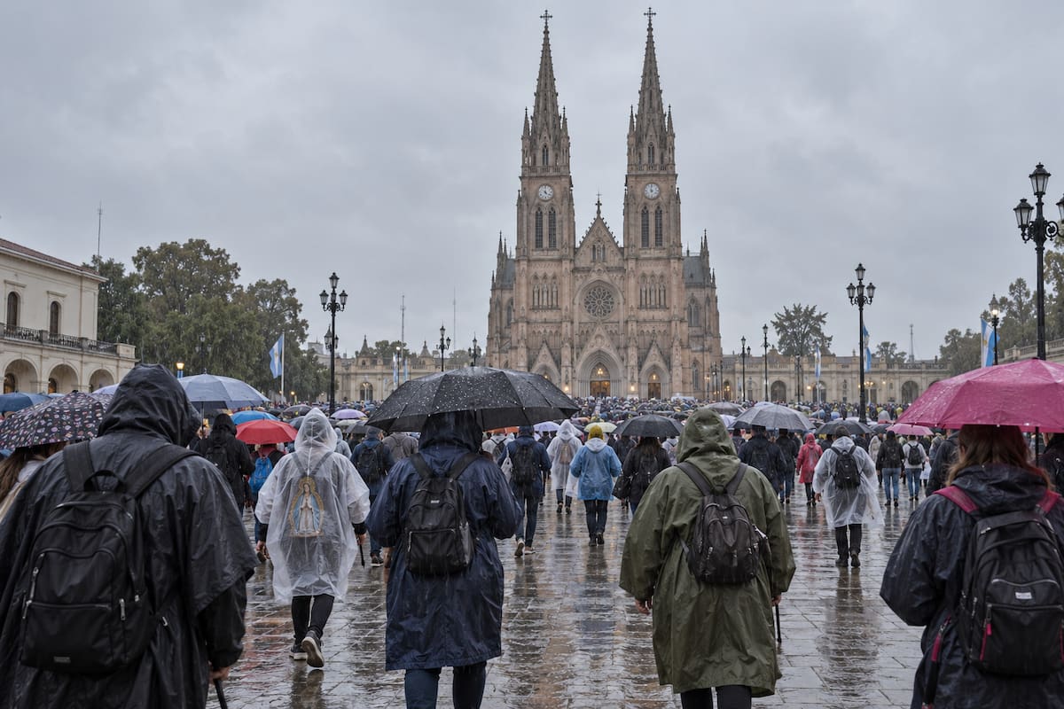 A lo largo del tramo diurno, el pronóstico contempla temperaturas de entre 11 y 19°C, con humedad persistente y viento