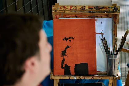 A los 19 años dejó de pintar para ayudar sus abuelos