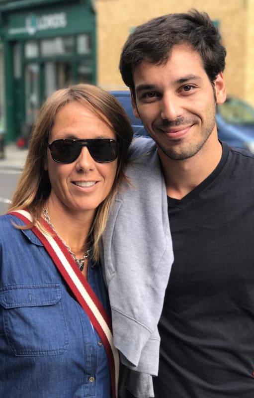 A los 28 años y en plena pandemia, Nacho, el hijo mayor de Jess Browne, se suicidó; a través de los blogs donde comparte su experiencia, su mamá reflexiona sobre una problemática que sigue siendo tabú: la depresión y otros padecimientos asociados a la salud mental