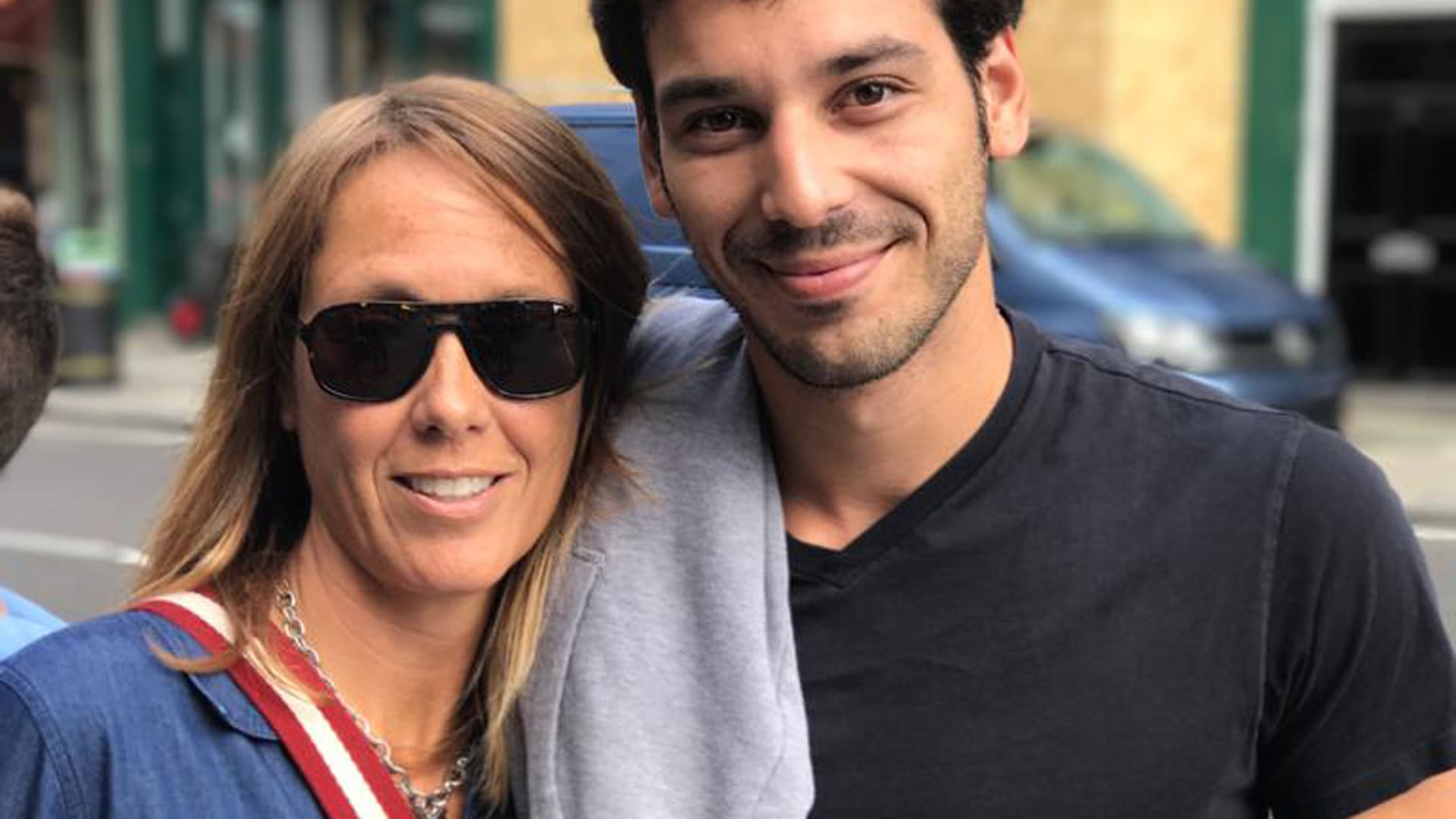 A los 28 años y en plena pandemia, Nacho, el hijo mayor de Jess Browne, se suicidó; a través de los blogs donde comparte su experiencia, su mamá reflexiona sobre una problemática que sigue siendo tabú: la depresión y otros padecimientos asociados a la salud mental