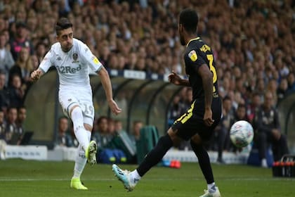 A los 35 años, el español Pablo Hernández vive una segunda juventud en Leeds United. Es el cerebro del equipo y pieza clave para el ascenso a la Premier League.