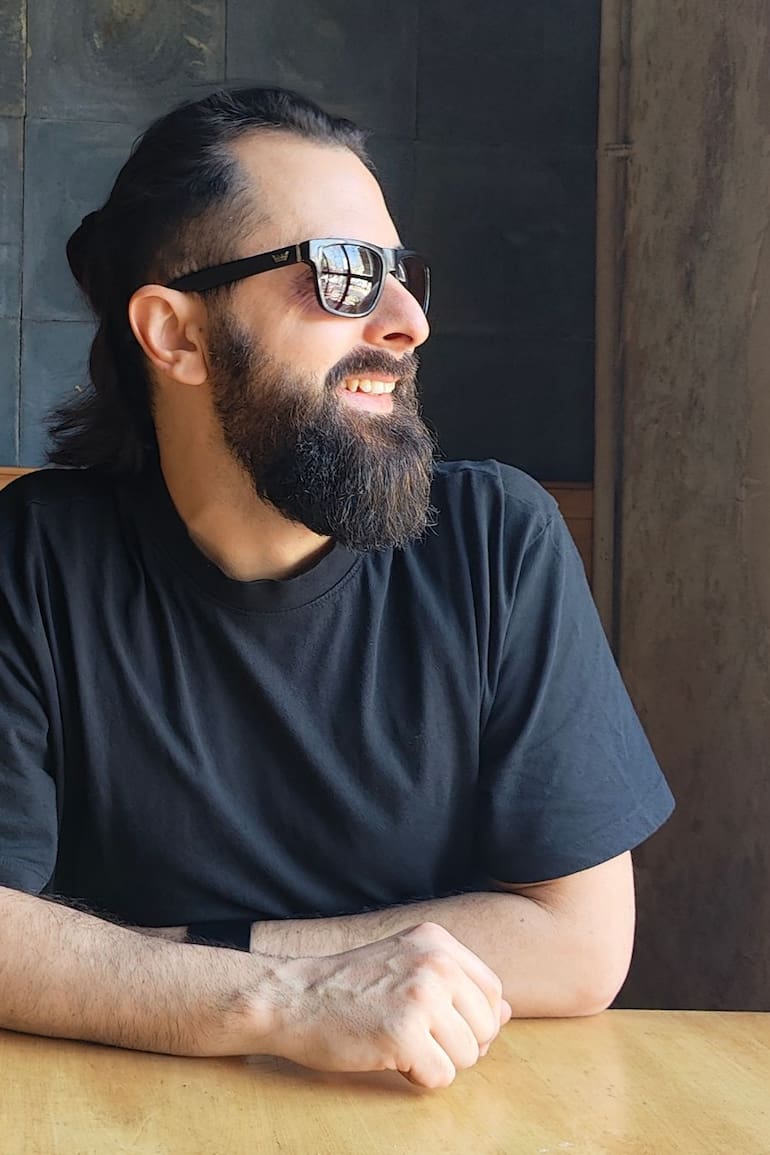 A los 37 años, Federico Iasparra es el bartender detrás del vermut de especialidad, Vermuciraptor.