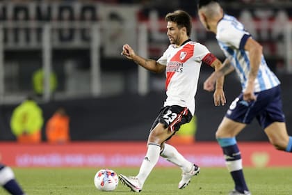 A los 39 años, Leo Ponzio se dio el gustazo de ser titular en el clásico de la coronación, contra Racing; capitán e ídolo sin haber nacido en River, el mediocampista está al borde del adiós.
