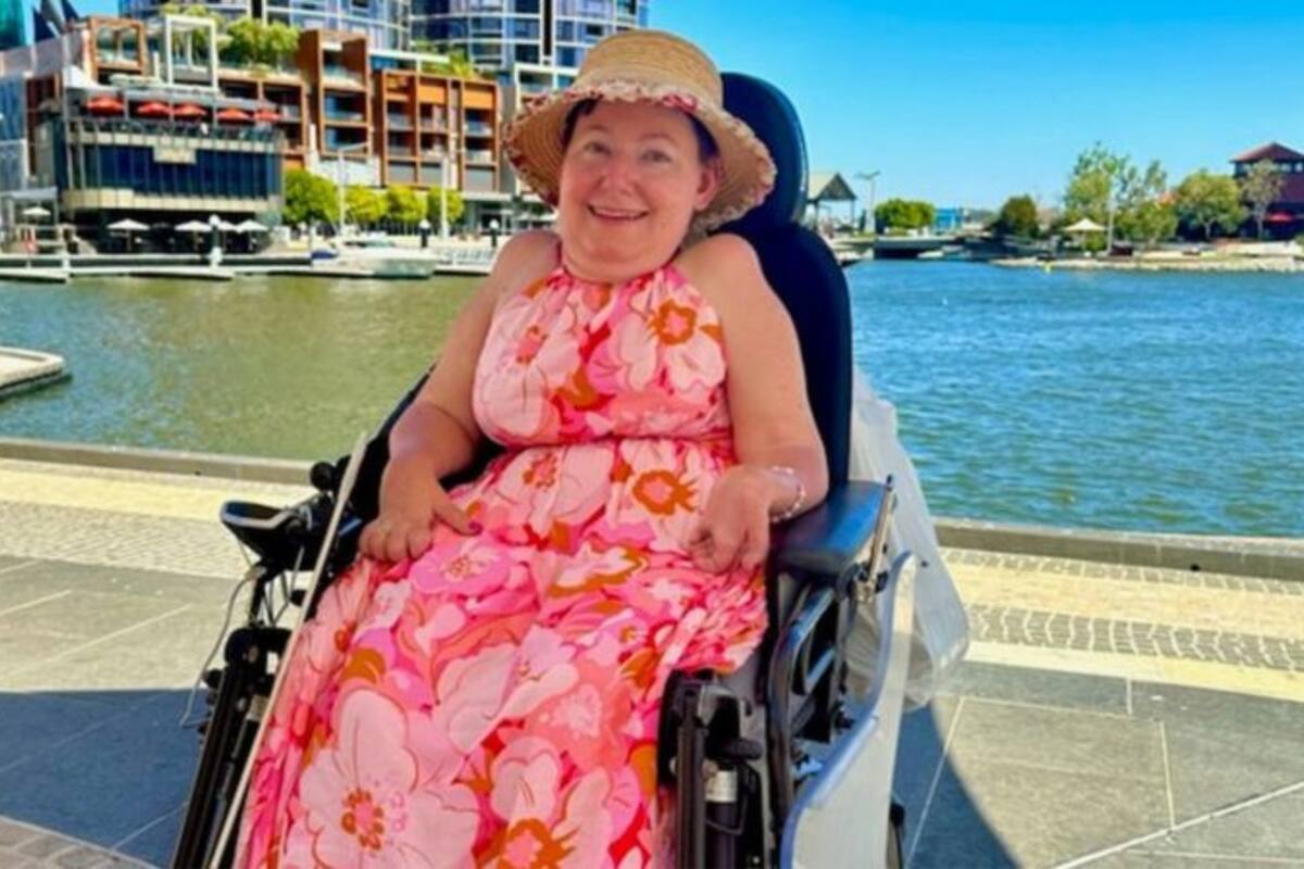 A los 43 años, Melanie decidió contratar a un profesional y tener sexo por primera vez