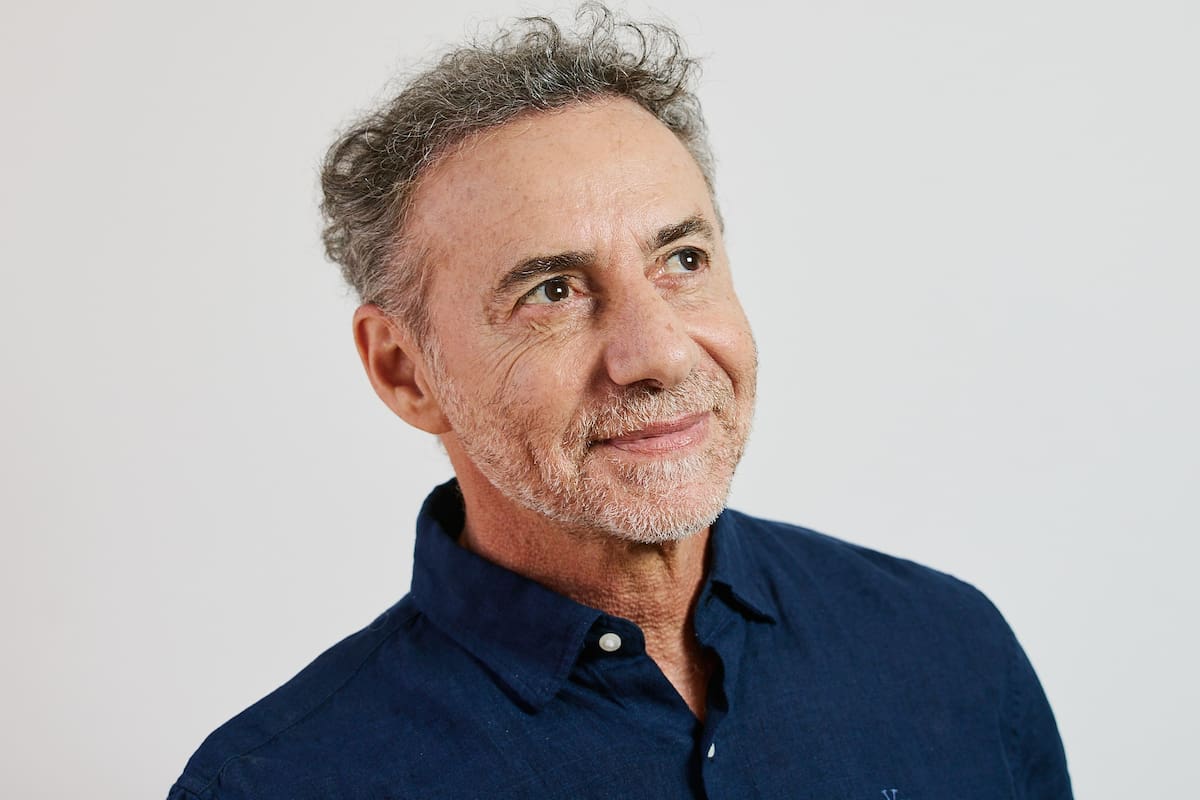 A los 64 años, transita una etapa de madurez en la que se replantea su vida personal y su enfoque de su tarea en el mundo de la comunicación y los medios