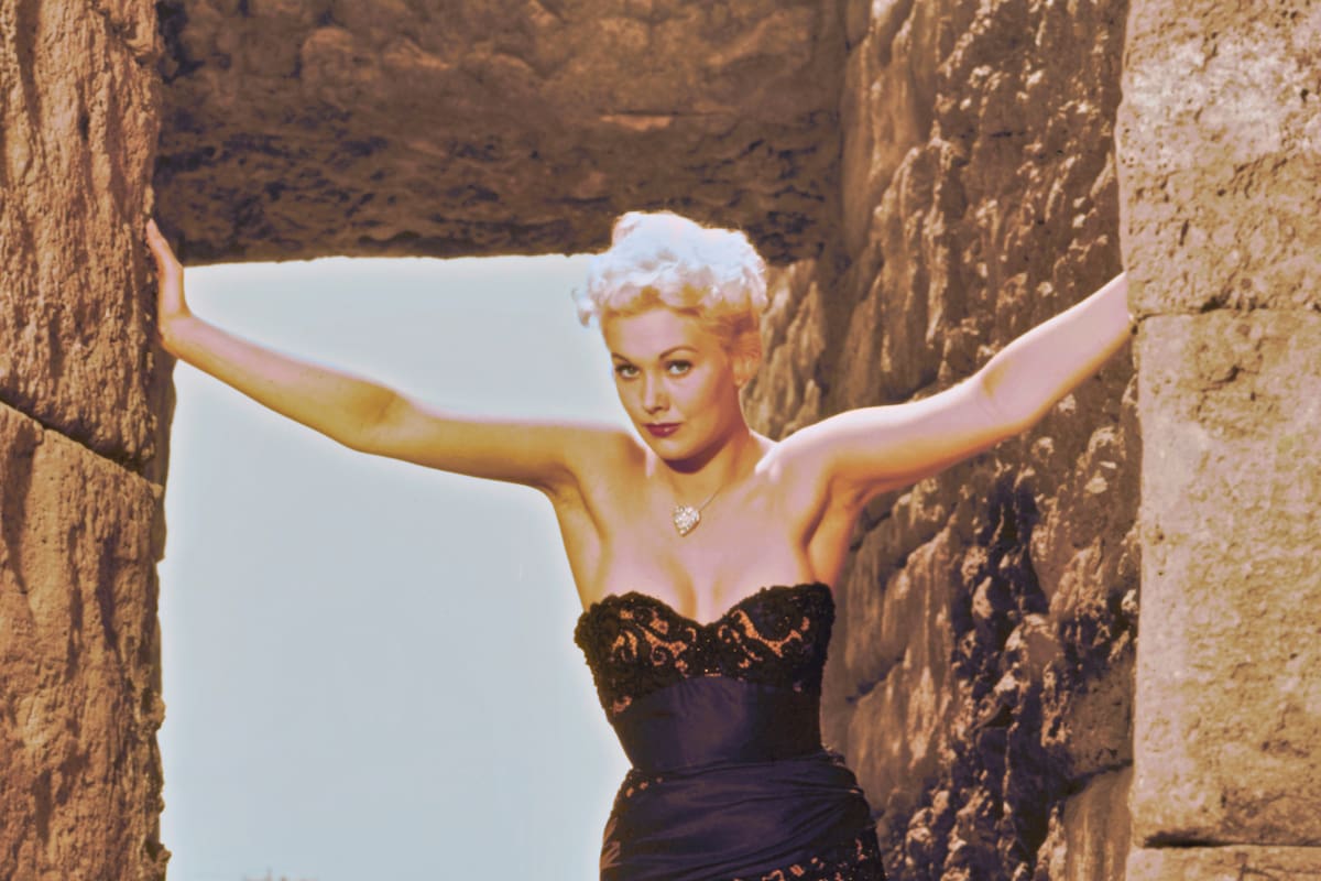 A los 92 años, Kim Novak libera los fantasmas de su pasado y revela todos los secretos de su misteriosa vida