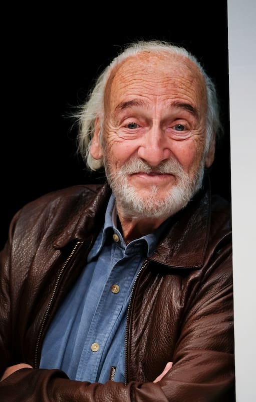 A los 95 años, Héctor Alterio se sigue subiendo a los escenarios