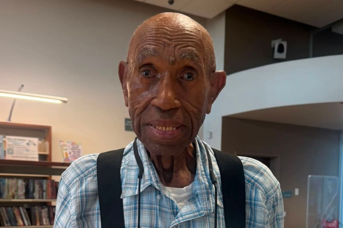 A los 98 años, Abner Gaston Jr. completó por segunda vez un desafío de lectura pensado principalmente para niños