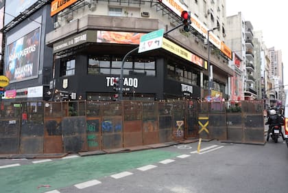 “A los restaurantes siempre les va mal en el Mundial”, resumió un conocedor del sector, al describir locales vallados por la policía durante los festejos