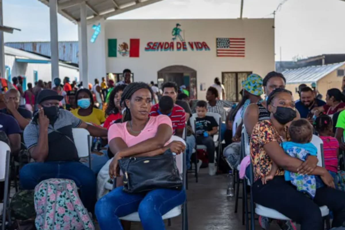 A mediados de 2024, la administración Biden creó un programa para los nacionales de Cuba, Haití, Nicaragua y Venezuela para intentar reducir la inmigración ilegal