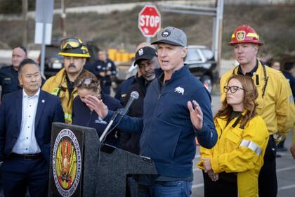 A mediados de enero, el gobernador Gavin Newsom declaró el estado de emergencia en California durante su visita a Pacific Palisades