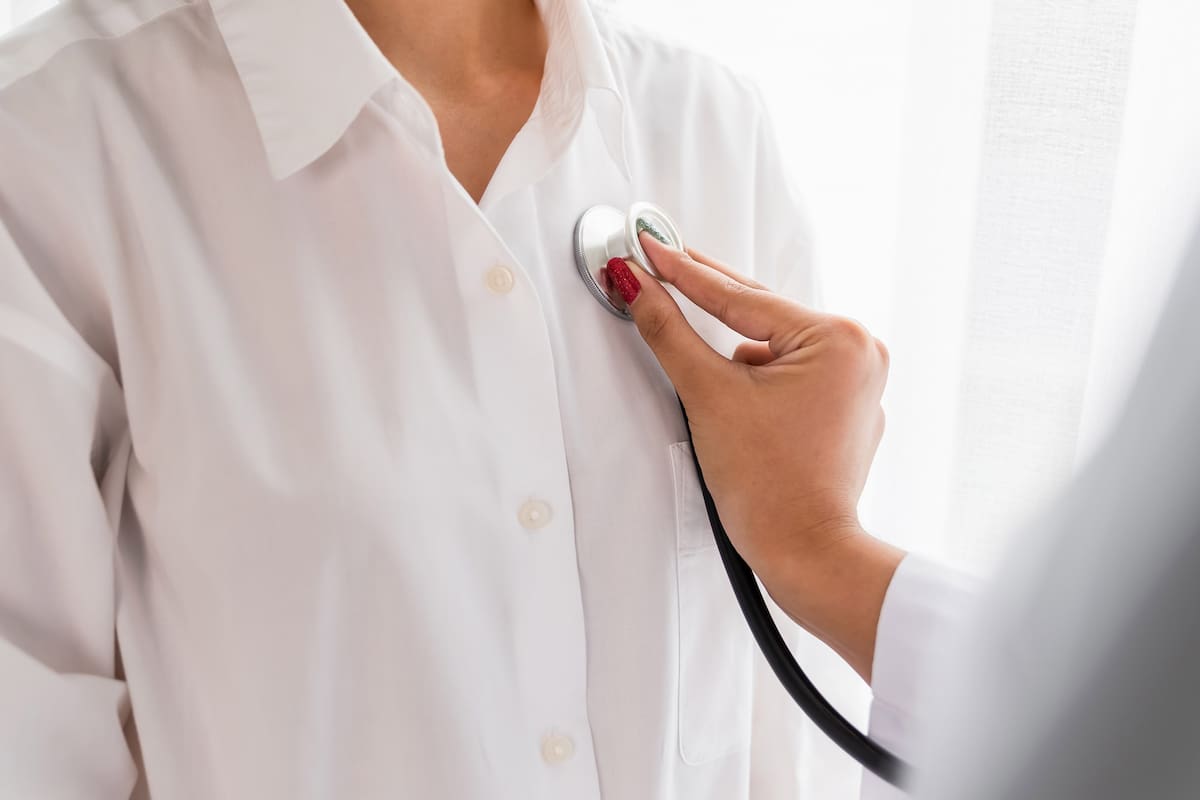 A medida que avanza la edad, las mujeres pueden correr un riesgo de sufrir un infarto aún mayor que el de los varones