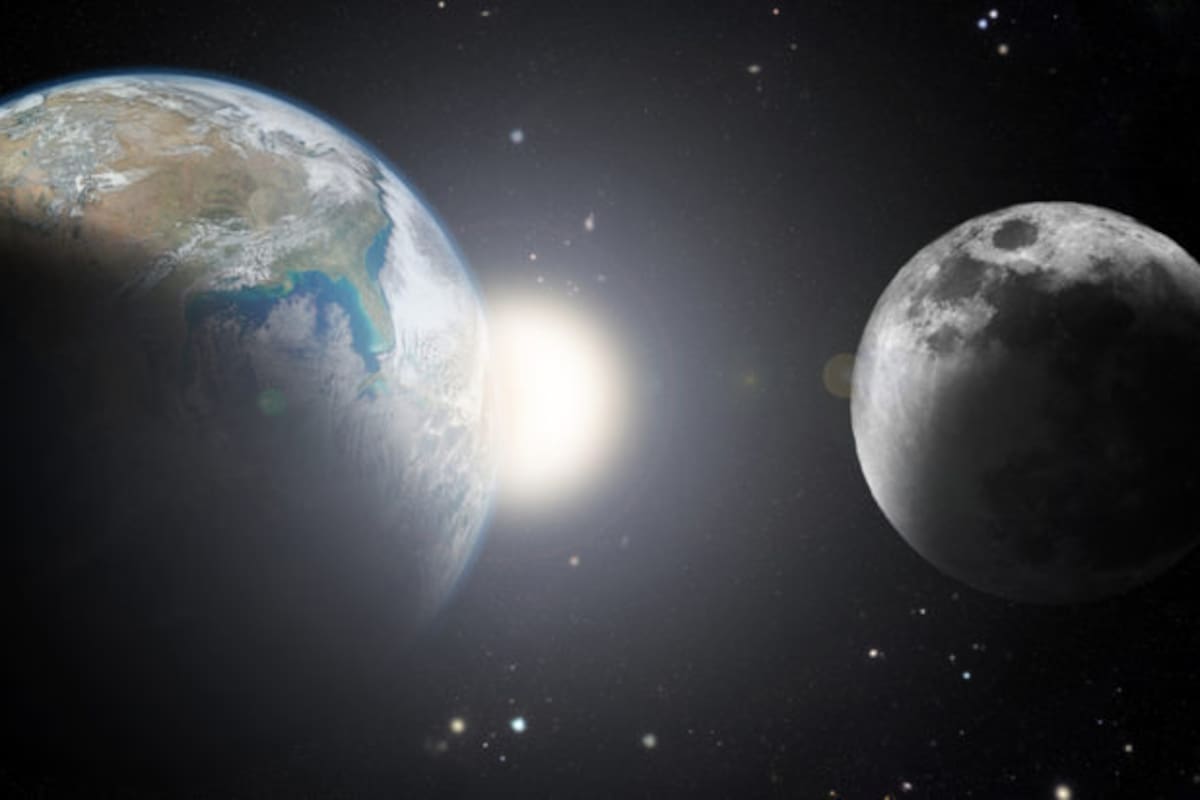 A medida que la Luna se aleja, por un efecto de la gravedad, la Tierra ralentiza su velocidad de rotación