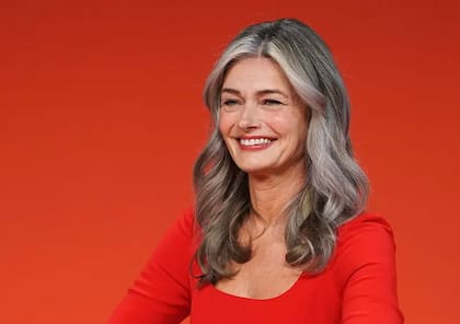 "A medida que las mujeres nos acercamos a la mediana edad, empezamos a volvernos invisibles (...). Pero es entonces cuando realmente empezamos a vivir la vida para nosotras mismas", afirmó Paulina en el New York Times Well Festival 2025