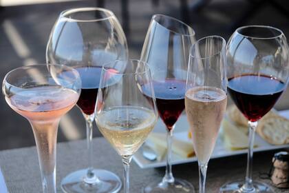 A medida que las personas consumen más alcohol, con el tiempo necesitan más cantidad para obtener el mismo nivel de placer