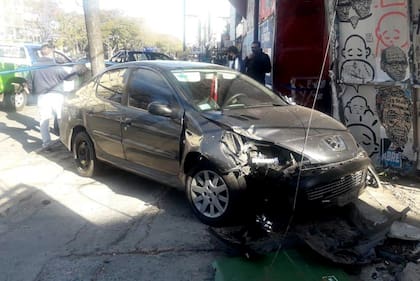 El auto donde circulaban los sospechosos detenidos
