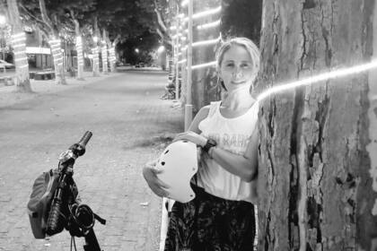 "A mi casa pedaleando en un estado zen”, dice Jes, quien desde su cuenta de IG contesta preguntas, ayuda y alienta a aquellos que quieren cambiar su estilo de vida y vivir "la felicidad sobre ruedas".