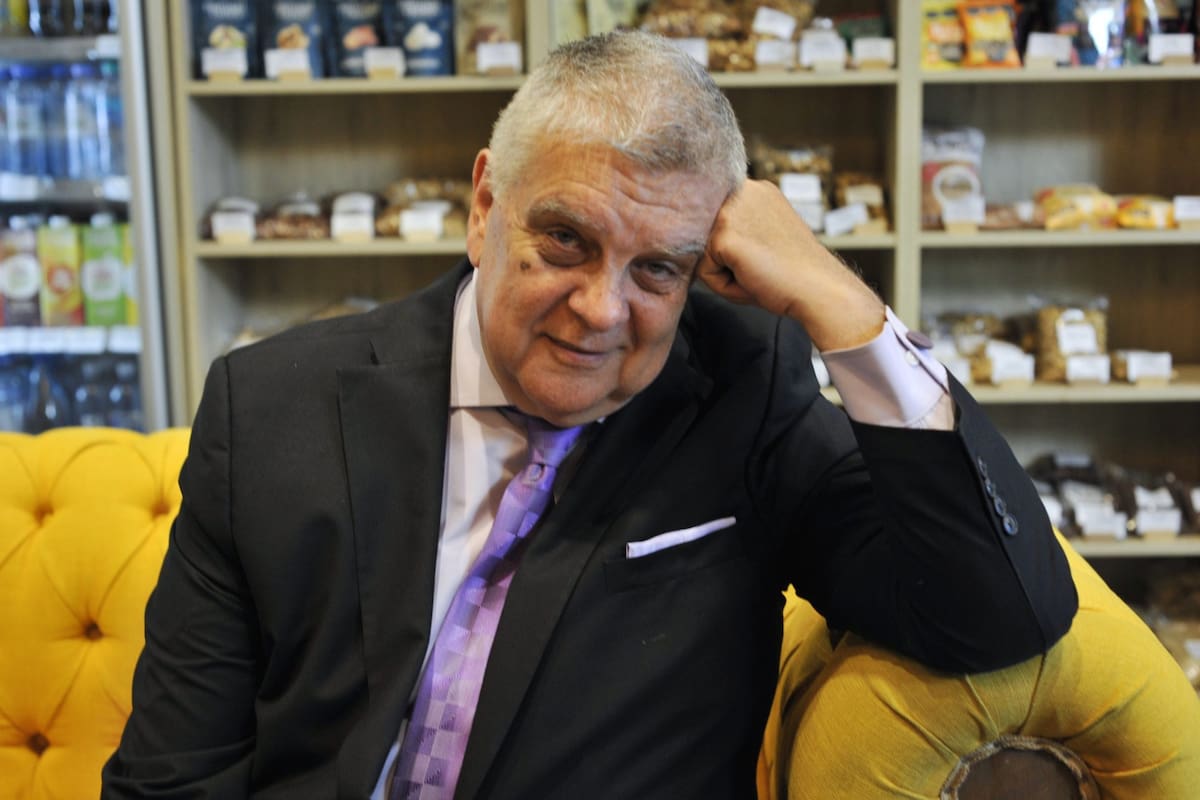 "A mí me tienen que sacar con los pies para adelante. Así de simple", le asegura Luis Ventura, presidente de Aptra, a LA NACION, en una charla picante