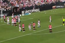 Rayo Vallecano vs. Athletic Bilbao fue suspendido tras un aluvión de avioncitos de papel en señal de protesta