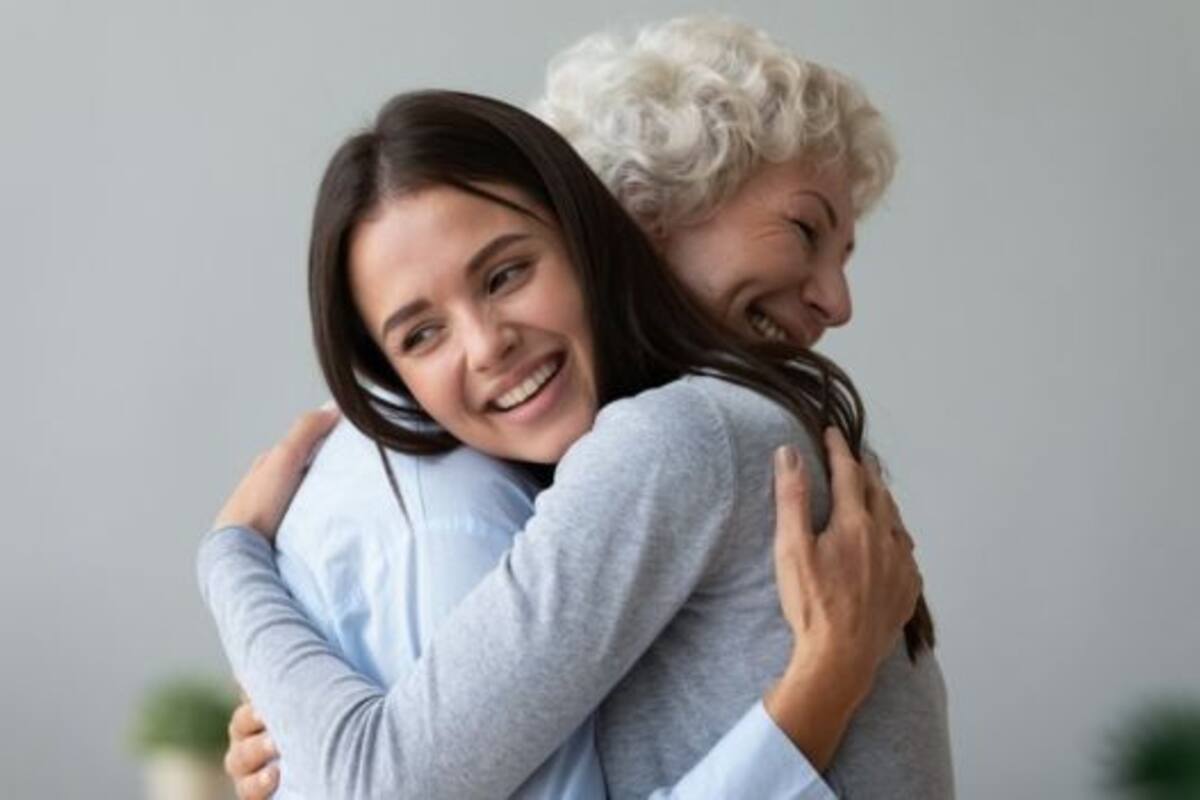 A muchos abuelos se les hace muy difícil no poder abrazar a sus nietos