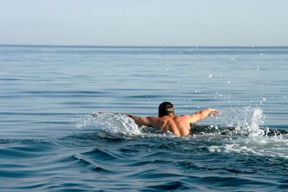 Esta es la mejor época para hacer actividades en el agua, como hidroterapia, natación o aquagym porque son ejercicios integrales