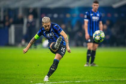 A Papu Gómez se le reconoció la muy buena temporada propia y la de Atalanta con su nominación entre los 23 miembros del plantel ideal de la Champions League.
