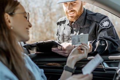 A partir de febrero, el DMV de Nueva York suspenderá las licencias de quienes sumen 10 puntos o más en un período de 24 meses